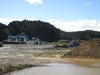 歌津大橋(2)(落橋した床版などはきれいに片付いているが橋脚橋台は未だそのままでした。)
